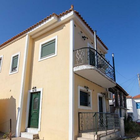 Peroulia Apartments Kómboi 외부 사진