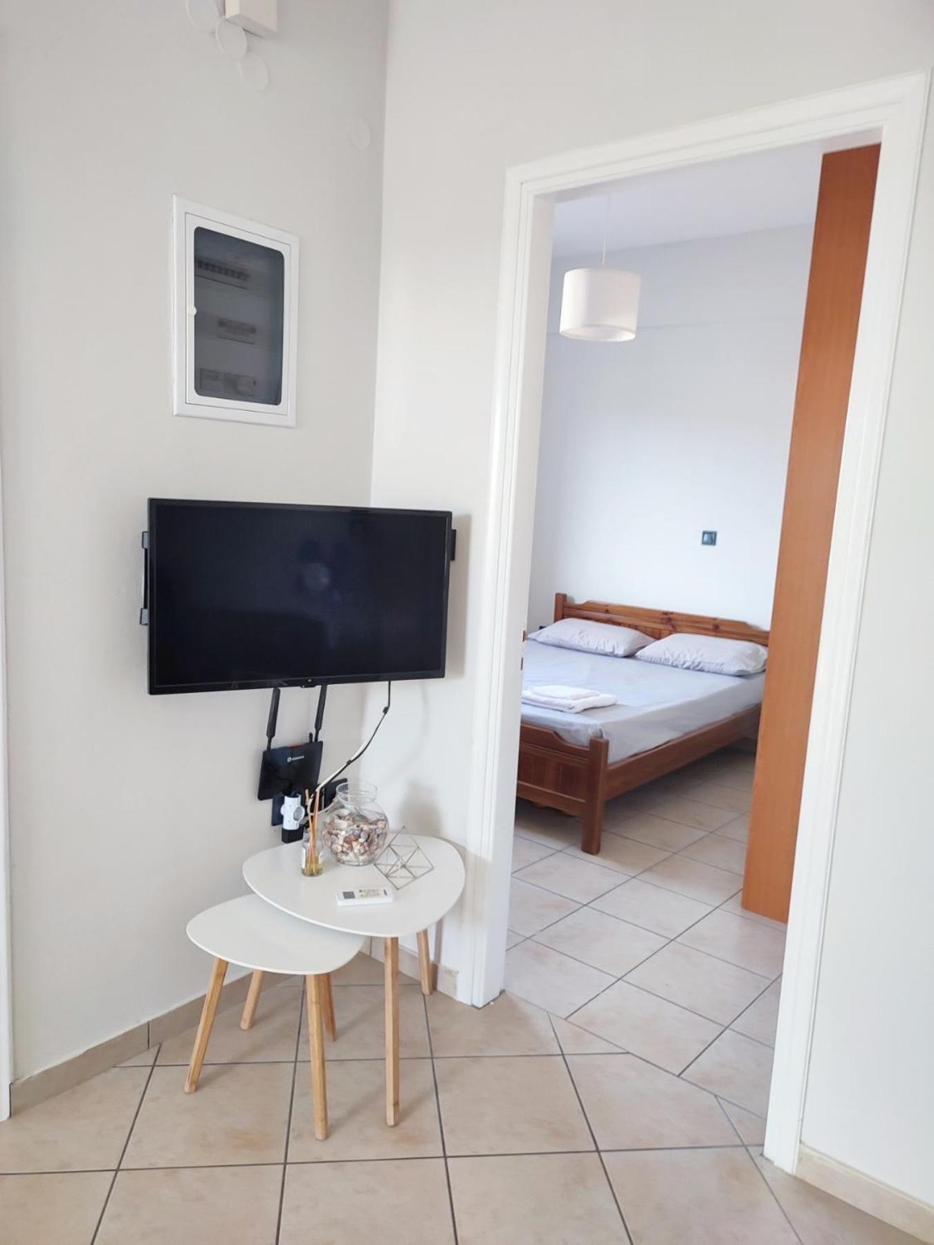 Peroulia Apartments Kómboi 외부 사진