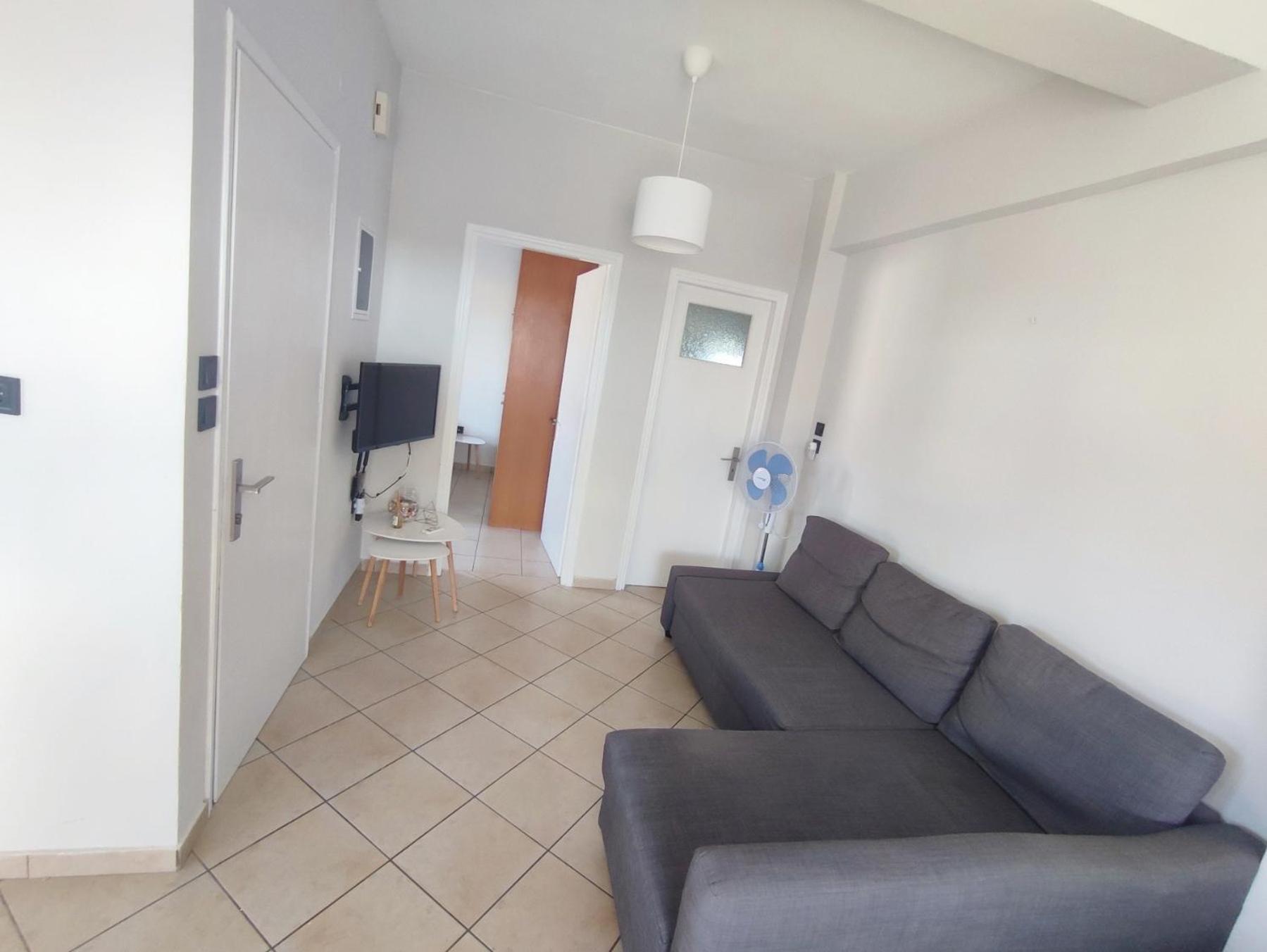 Peroulia Apartments Kómboi 외부 사진