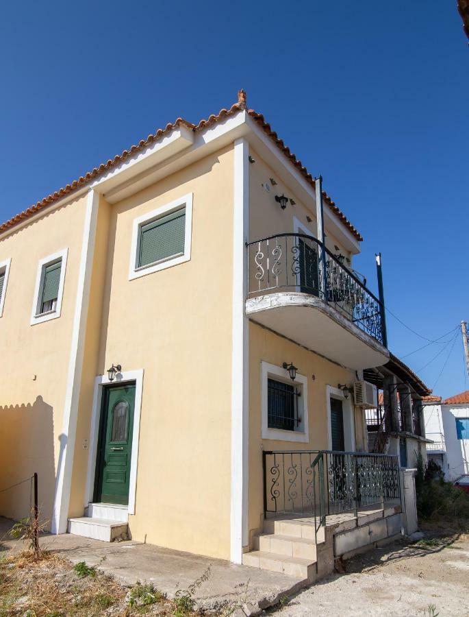 Peroulia Apartments Kómboi 외부 사진